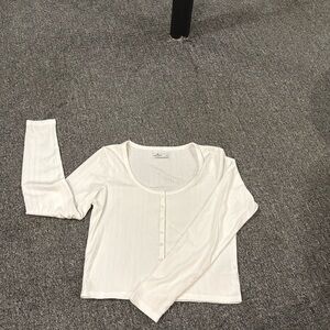 Womens white Hollister long sleeve
Size Large